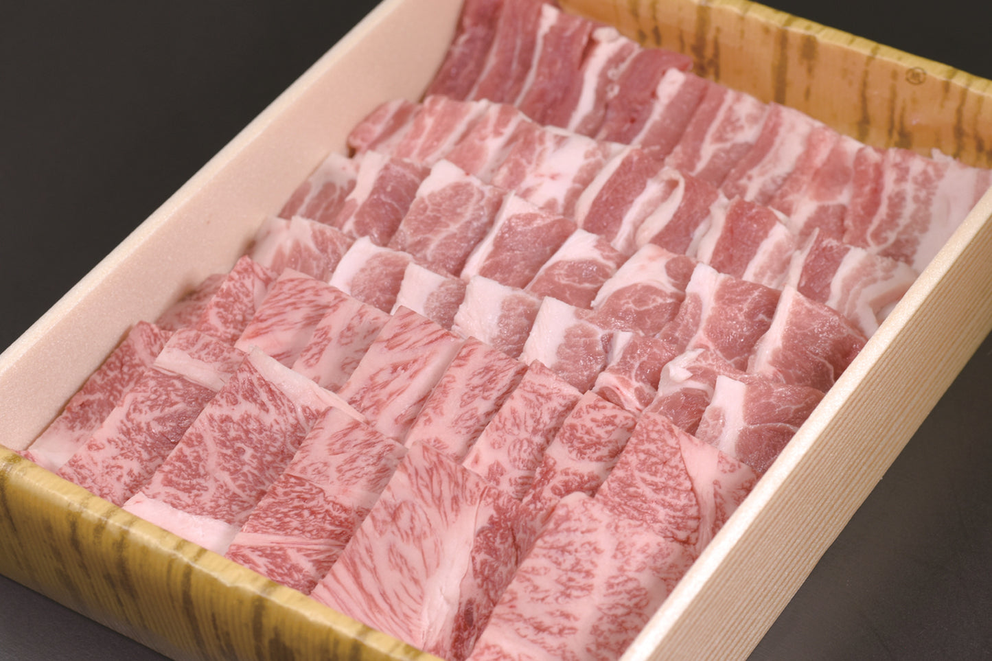 鳥取和牛・鳥取県産豚 焼肉 約600g